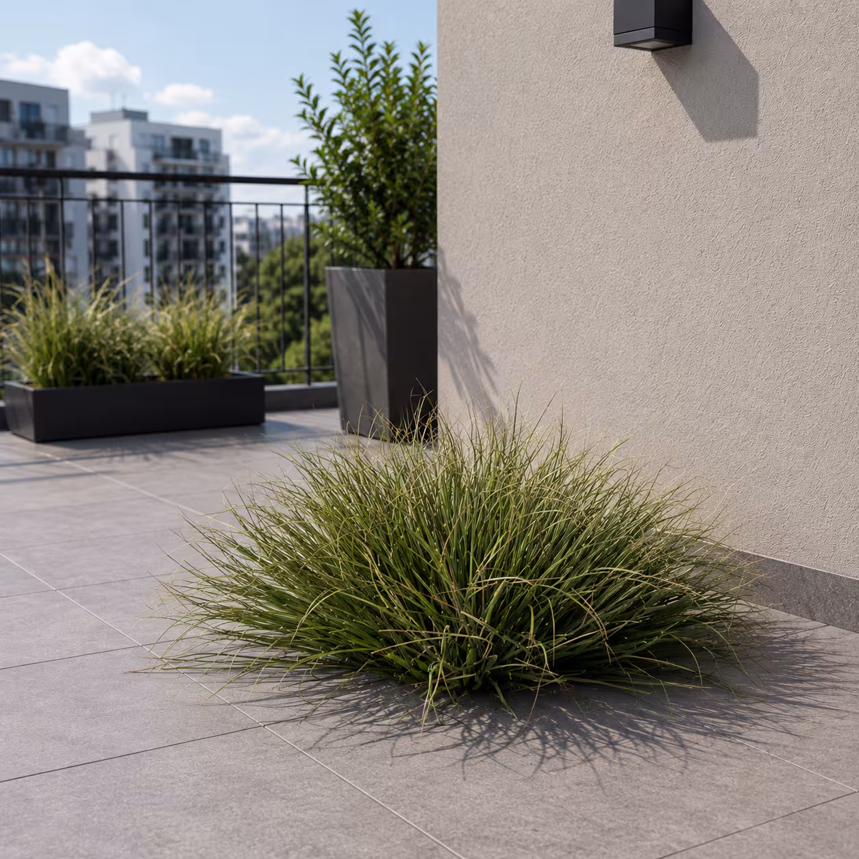 Planta Artificiala Tufa de Iarba Tip Ceapa Curbata, 38 cm, Densitate Medie, Verde Inchis, Fara Ghiveci