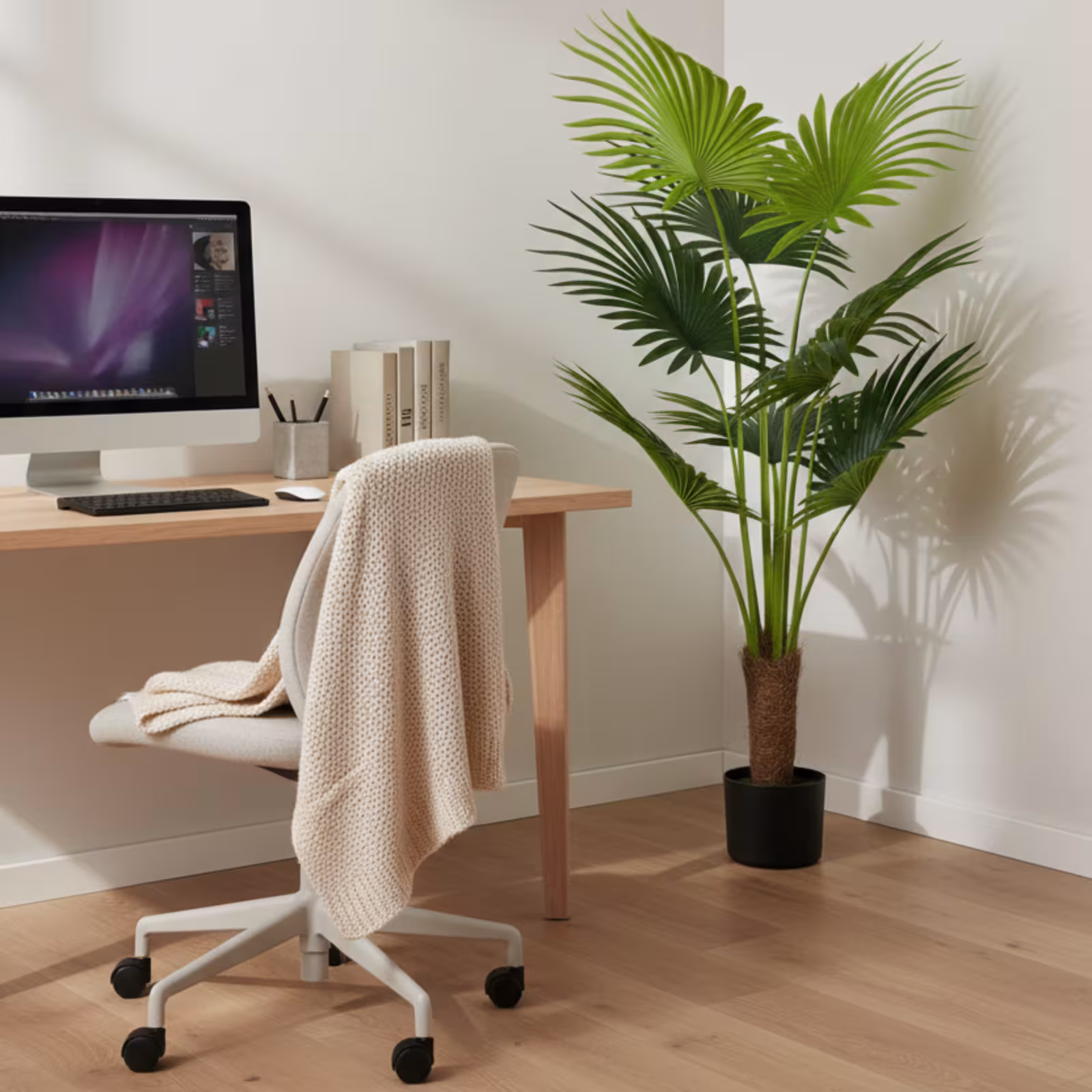 Planta Artificiala Tip Palmier Livistona Evantai, 7 frunze, 140 cm, Verde